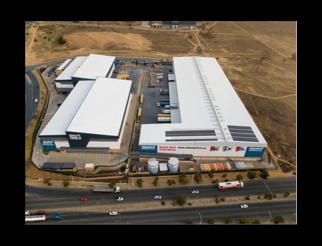 26,999M² WAREHOUSE TO LET IN AEROTON